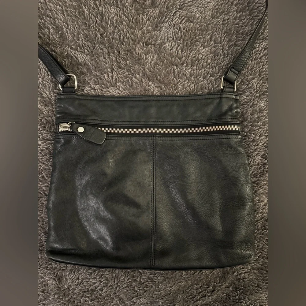 MARGOT Black Leather Zipper Crossbody